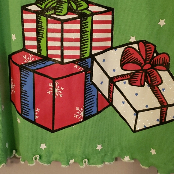 🌴 NWT Christmas Presents 🎁 Longsleeved T-Shirt - Picture 2 of 5